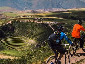 Tour 5 días y 4 noches en Perú: Cusco, Valle Sagrado, Machu Picchu con pernocte en Aguas Calientes y Maras Moray.